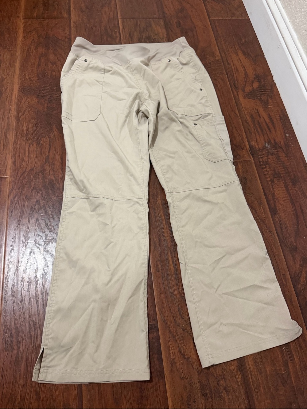 healing hands Women’s Cargo Pants in Light Khaki